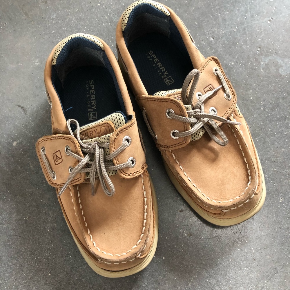 Sperry Lanyard Boat Shoe with Velcro closure